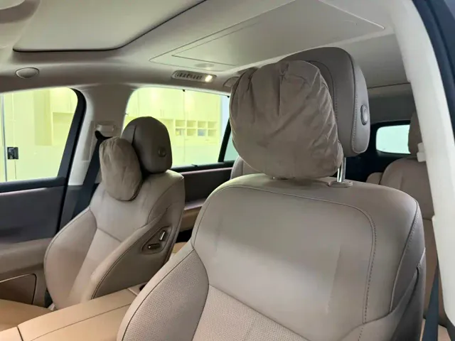 Li Auto i8 — Фото автомобиля 12