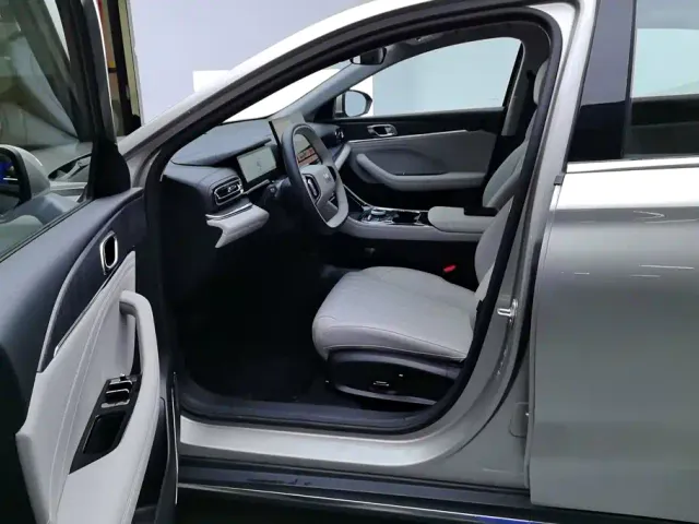 Geely Galaxy Stellar 6 — Фото автомобиля 9