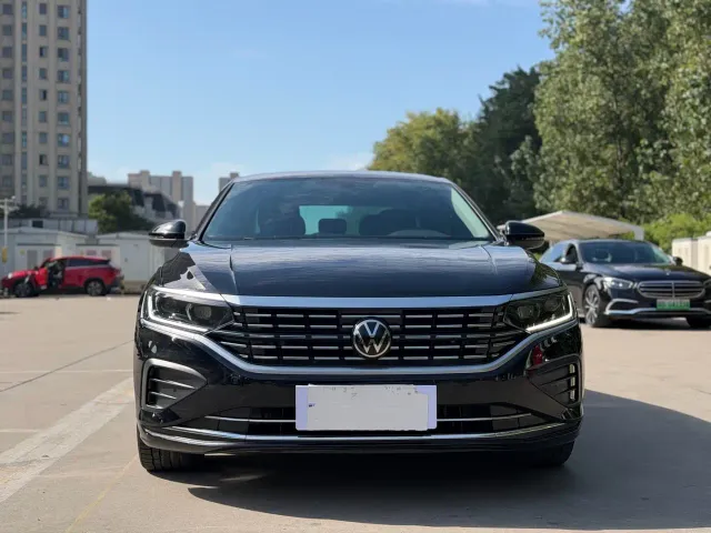 Volkswagen Passat — Фото автомобиля 2