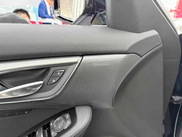 Cadillac CT5 — Фото автомобиля 7