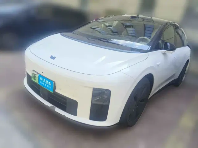 Фотография автомобиля — Li Auto i6