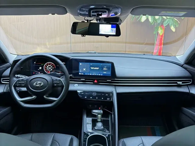 Hyundai Elantra — Фото автомобиля 7