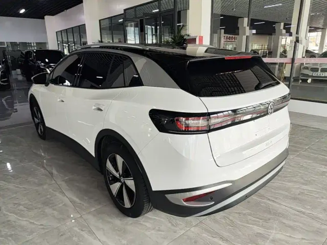 Volkswagen ID.4 X — Фото автомобиля 4