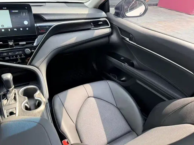 Toyota Camry — Фото автомобиля 3