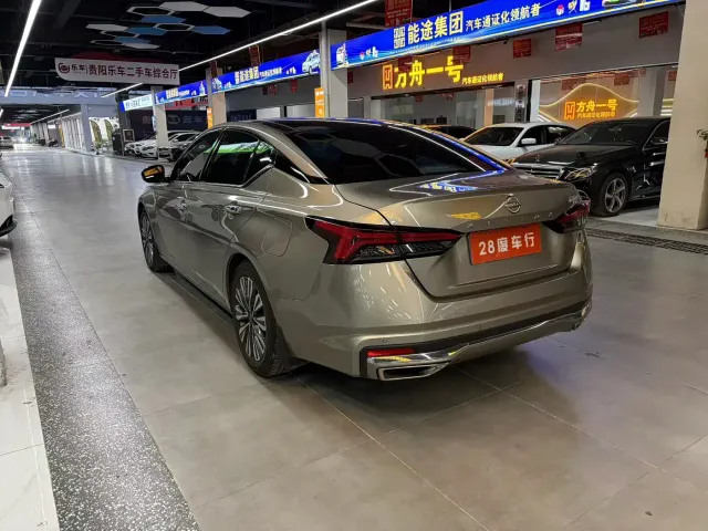 Nissan Teana — Фото автомобиля 7