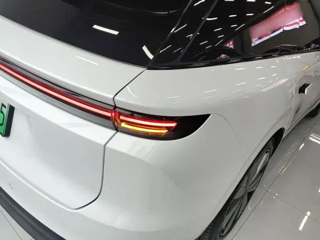 Li Auto i6 — Фото автомобиля 7