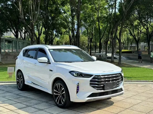 Jetour X70 Plus — Фото автомобиля 2