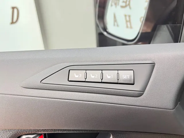 Toyota Vellfire — Фото автомобиля 16