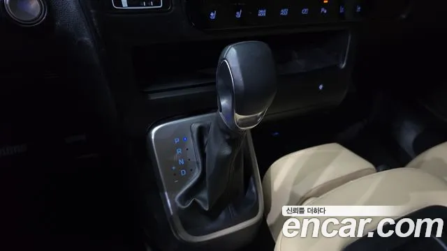 Hyundai Staria Staria 4WD Tourer 9 мест — Фото автомобиля 22