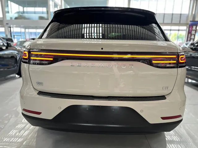 Leapmotor C11 — Фото автомобиля 16