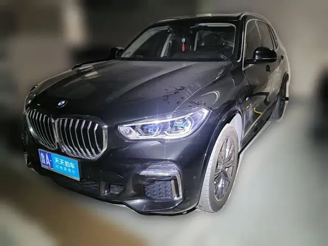 Фотография автомобиля — BMW X5