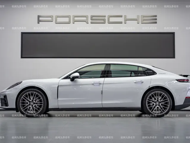 Porsche Panamera — Фото автомобиля 8