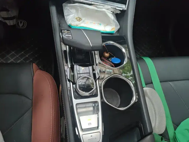 Changan Eado — Фото автомобиля 15
