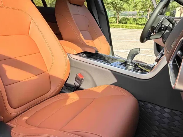 Jaguar XEL — Фото автомобиля 6