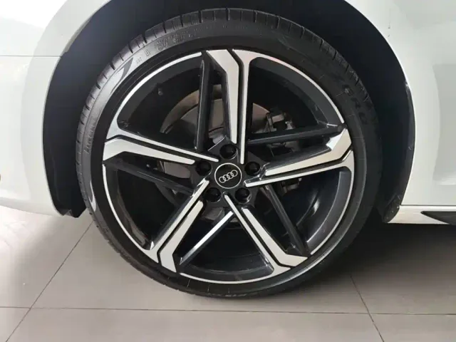 Audi Audi A4L 2024 40 TFSI Luxury Dynamic — Фото автомобиля 22