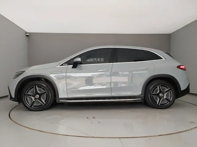 Mercedes-Benz EQE SUV — Фото автомобиля 2
