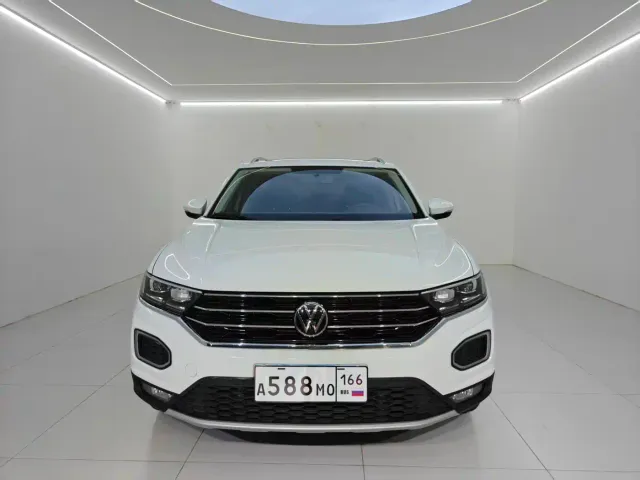 Volkswagen T-Roc — Фото автомобиля 2
