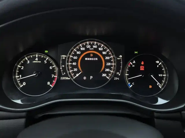Mazda Axela — Фото автомобиля 14
