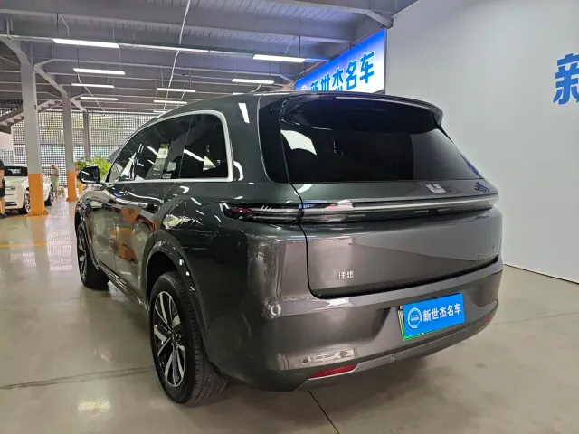 Li Auto L8 — Фото автомобиля 17