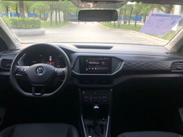 Volkswagen T-Cross — Фото автомобиля 16
