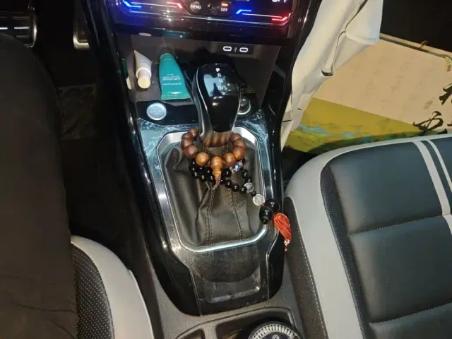 Volkswagen T-Roc — Фото автомобиля 10