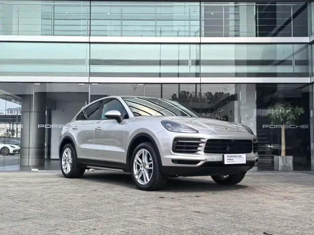 Porsche Cayenne — Фото автомобиля 3