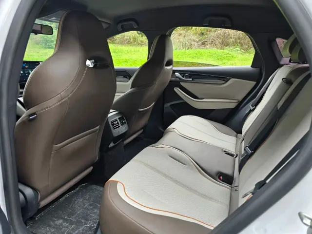BYD Qin PLUS — Фото автомобиля 11