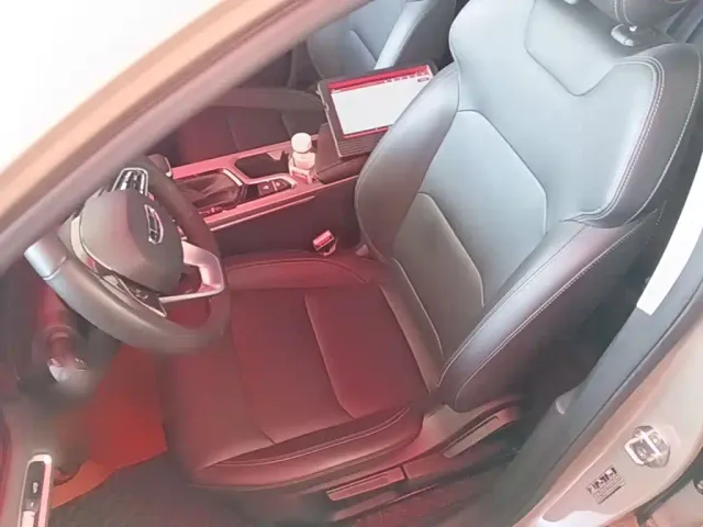 Geely Emgrand — Фото автомобиля 14
