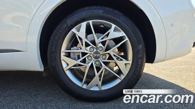 Genesis GV70 — Фото автомобиля 6