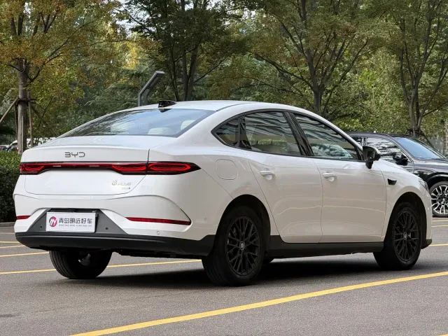 BYD Qin PLUS — Фото автомобиля 6