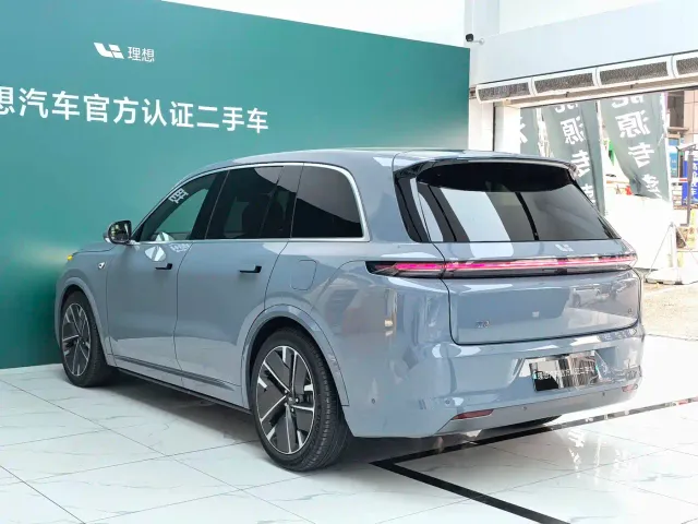 Li Auto L8 — Фото автомобиля 15