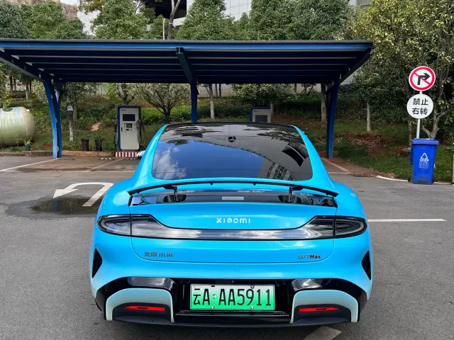 Xiaomi SU7 — Фото автомобиля 10