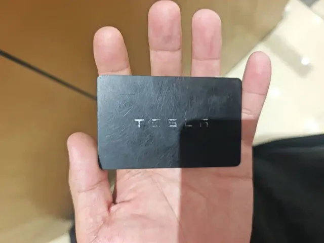 Tesla Model Y — Фото автомобиля 8