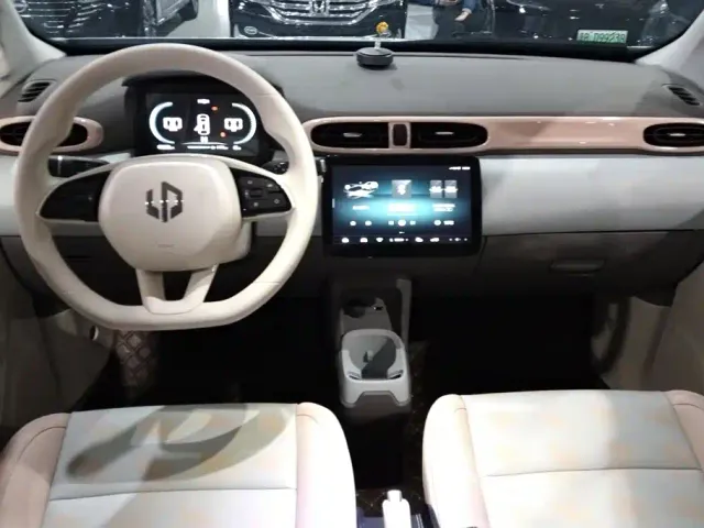 Leapmotor T03 — Фото автомобиля 12