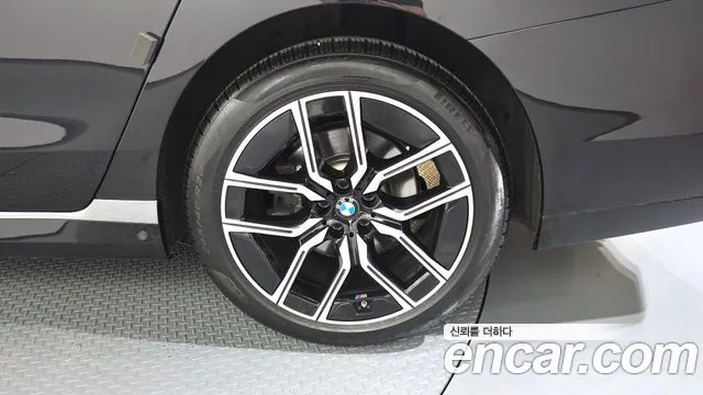 BMW 7-Series — Фото автомобиля 21