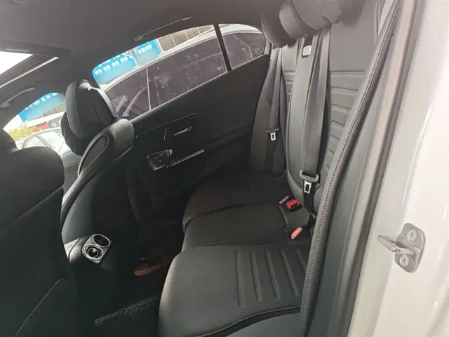 Mercedes-Benz C-Class — Фото автомобиля 16