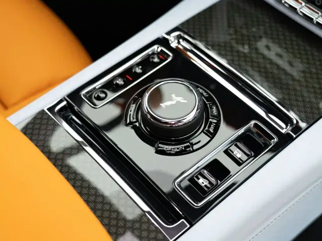 Rolls-Royce Ghost — Фото автомобиля 25
