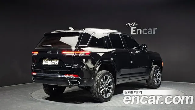 Jeep Cherokee Grand Cherokee(WL) 3.6 Overland — Фото автомобиля 2