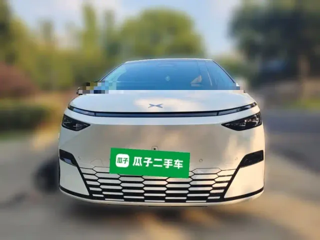 Xpeng X9 — Фото автомобиля 2