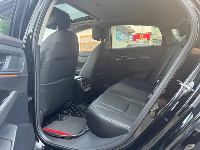 Honda Accord — Фото автомобиля 12