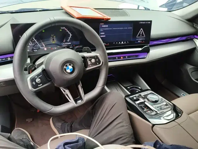 BMW 5 Series — Фото автомобиля 9