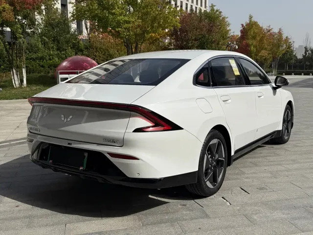 Wuling Starlight — Фото автомобиля 4
