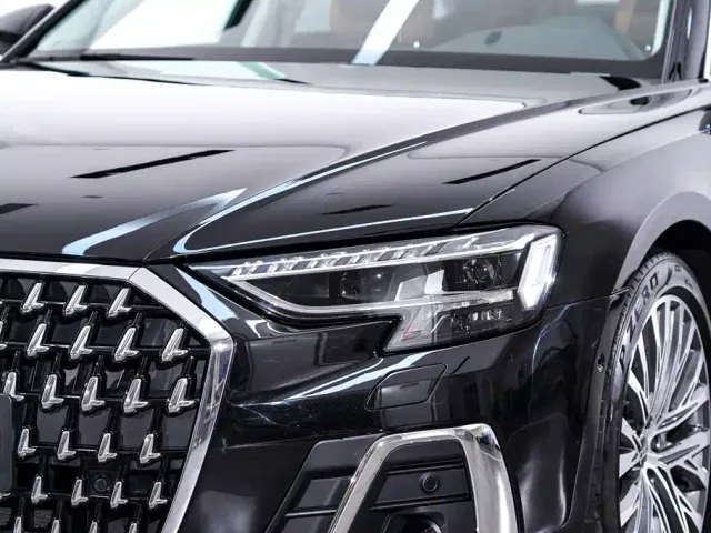 Audi A8 — Фото автомобиля 10