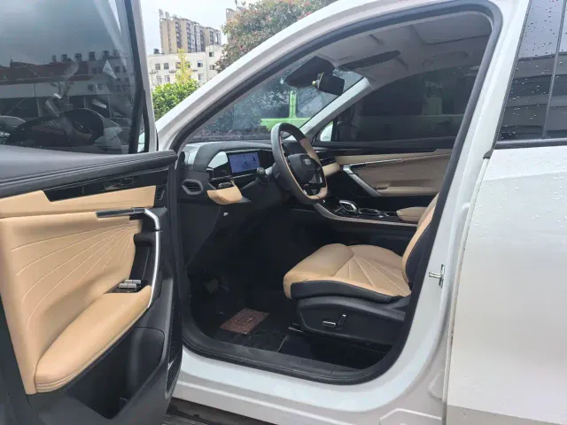 Geely Boyue L — Фото автомобиля 9