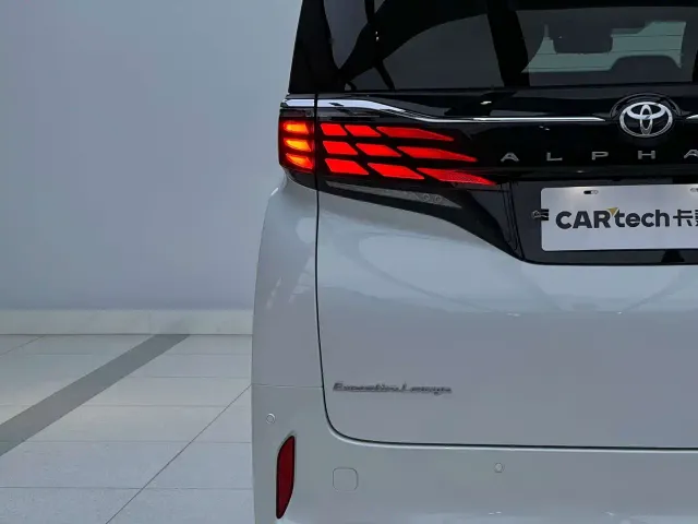 Toyota Alphard — Фото автомобиля 5