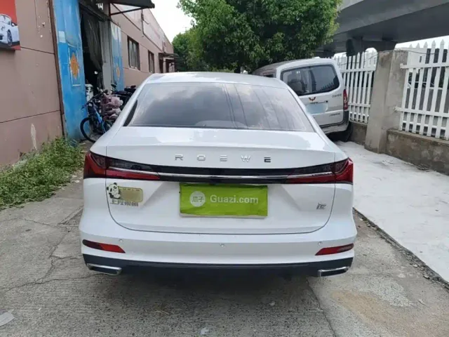 Roewe i5 — Фото автомобиля 5