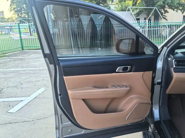 Li Auto ONE — Фото автомобиля 29