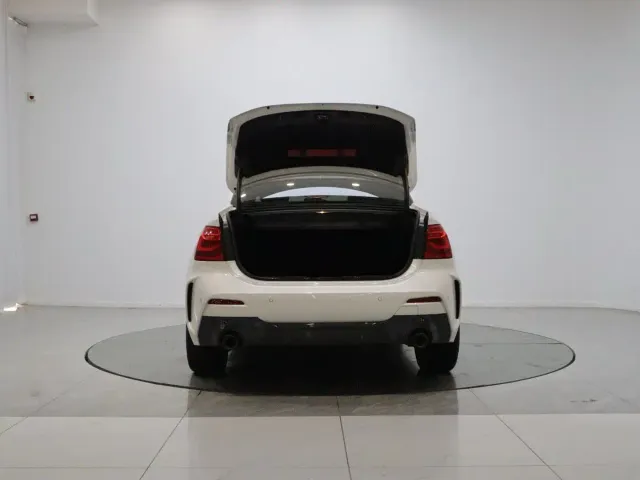 BMW 1 Series — Фото автомобиля 9