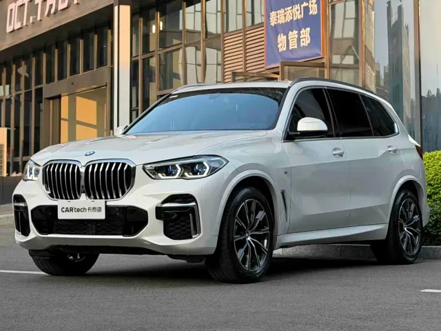 Фотография автомобиля — BMW X5