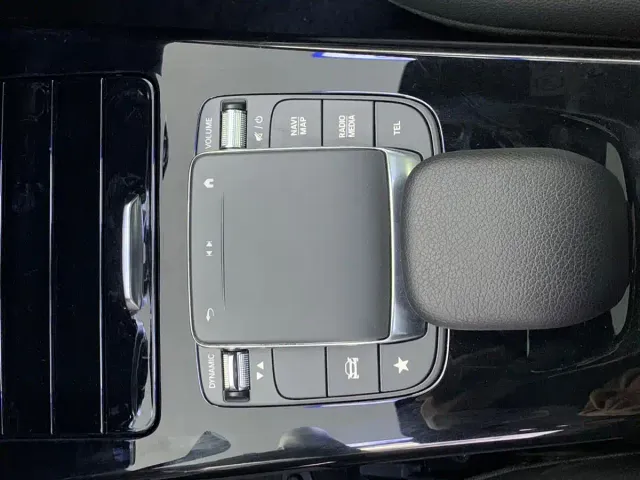 Mercedes-Benz A-Class — Фото автомобиля 11